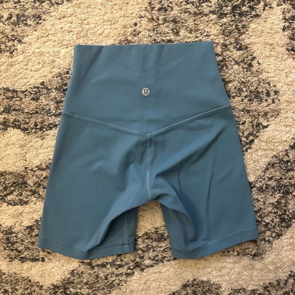 Lululemon Align High rise Short 6 inch - Picture 2 of 4